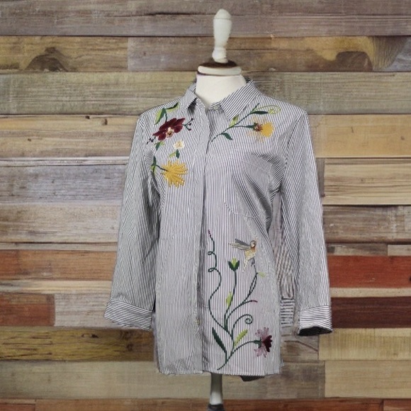 Olivia & Grace Button Down Shirt - Picture 2 of 5